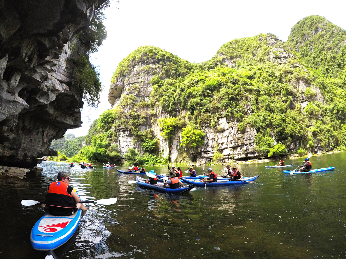 Kayaking on one of Vietnam's most picturesque landscape river 4458 kkkl