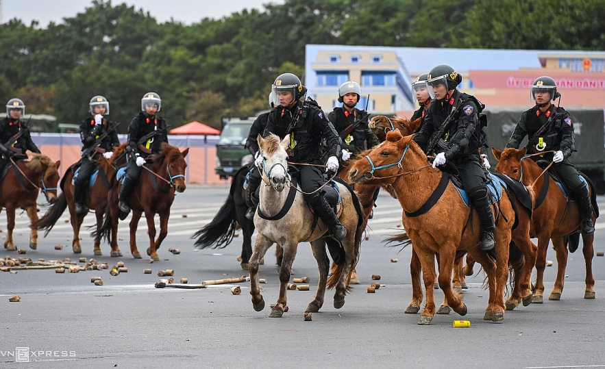 Vietnam police cavalry squad first rehearses against protesters Vietnam's cavalry mobile police force first rehearses against protesters