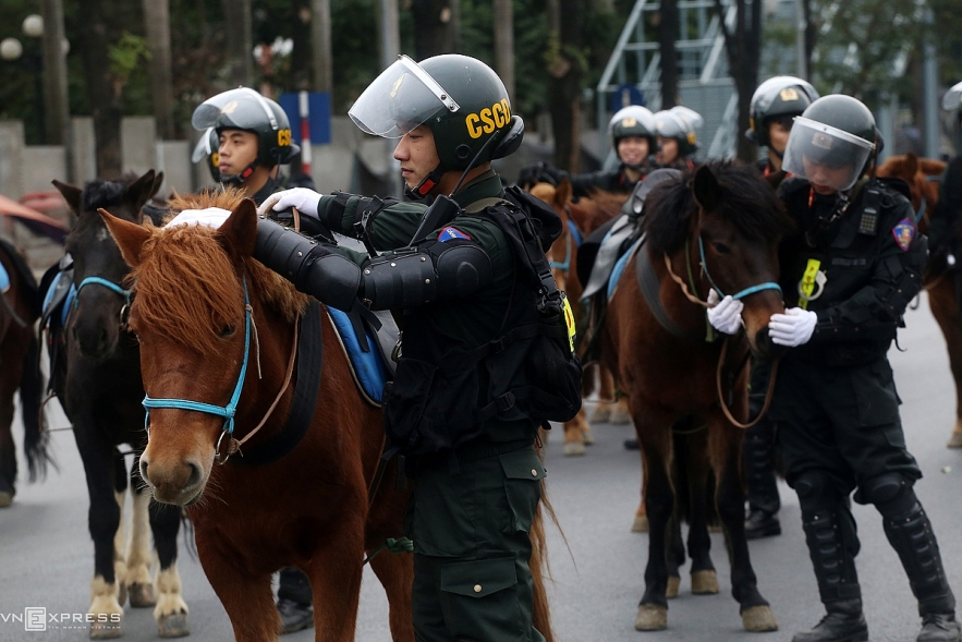 Vietnam police cavalry squad first rehearses against protesters Vietnam's cavalry mobile police force first rehearses against protesters