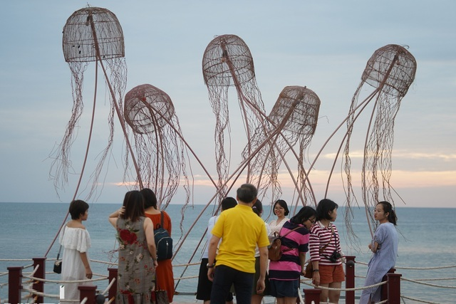 Tourists in Phu Quoc Island 5051 be