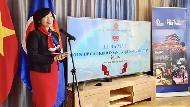 Vietnamese Ambassador Le Linh Lan in Switzerland speaks at the event (Photo: VNA) 5003-thuy