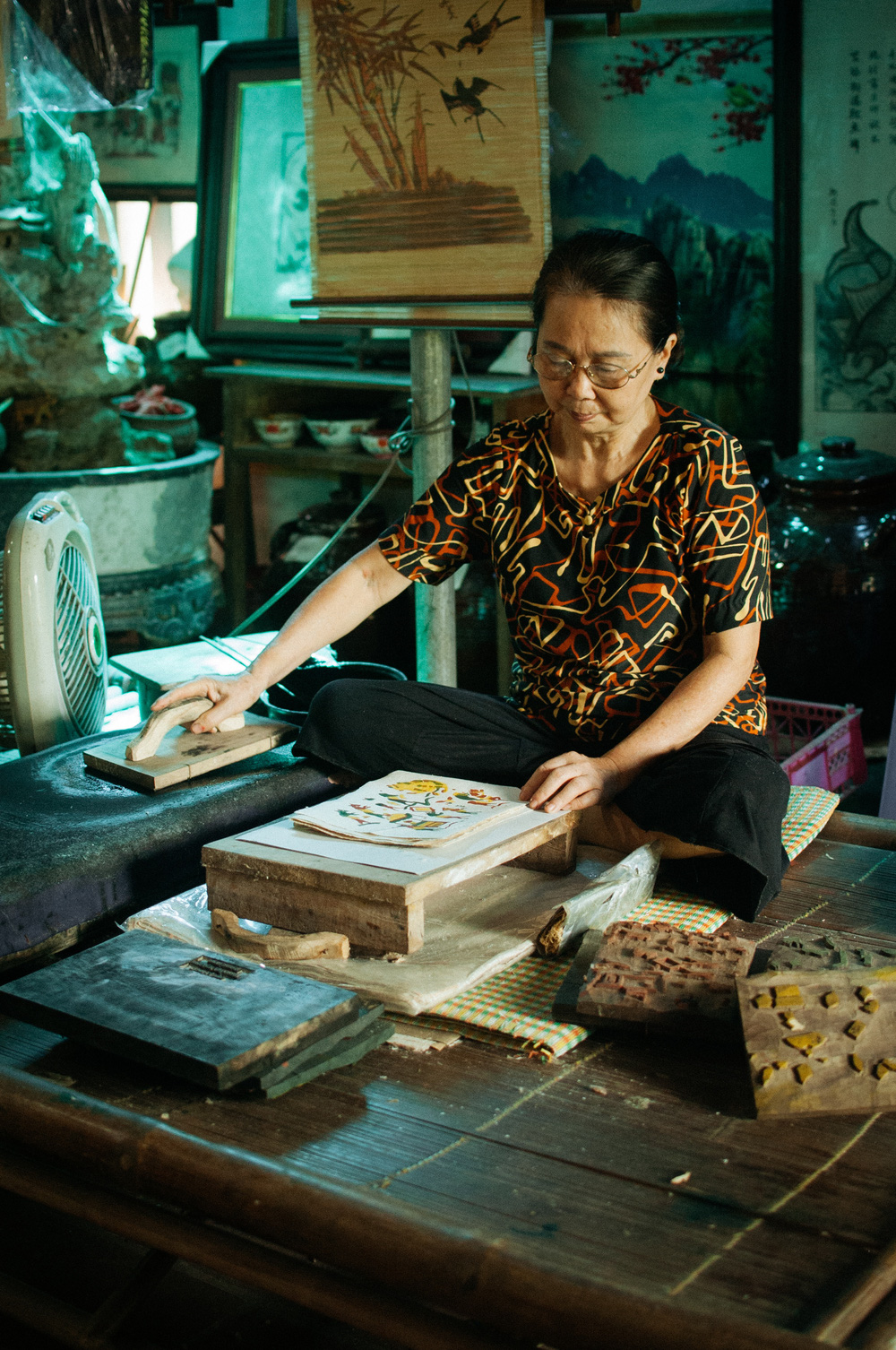 artist preserves and promotes traditional paintings