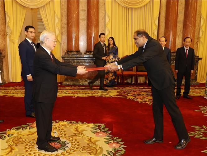 General Secretary and State President Nguyen Phu Trong received Mr. Jaya Ratnam, Ambassador Extraordinary and Plenipotentiary of the Republic of Singapore. 4952-tbt4