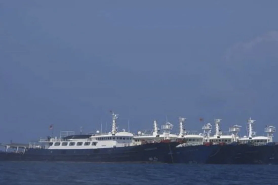 Philippines sends fighter aircraft over Chinese vessels in South China Sea Philippines sends fighter aircraft over Chinese vessels in South China Sea