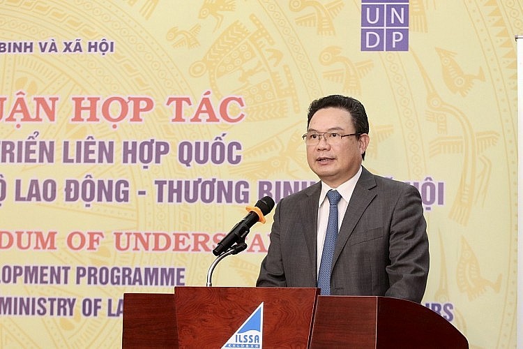 Deputy Minister of Labor - Invalids and Social Affairs, Le Van Thanh speaks at the ceremony Deputy Minister of Labor - Invalids and Social Affairs, Le Van Thanh speaks at the ceremony