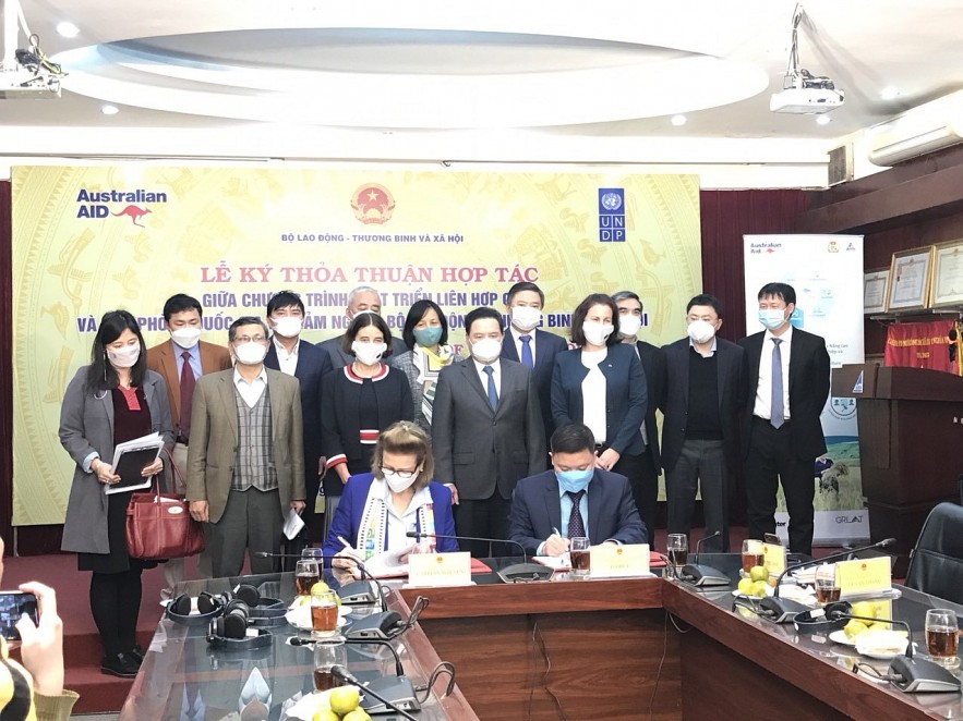 UNDP, Australia, and Viet Nam Renew Cooperation for Poverty Reduced Half by 2025 UNDP, Australia, and Viet Nam Renew Cooperation for Poverty Reduced Half by 2025