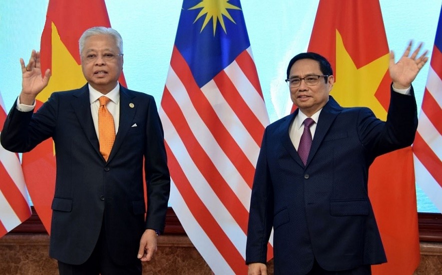 Consolidating Trust, Promoting Vietnam-Malaysia Cooperation Consolidating Trust, Promoting Vietnam-Malaysia Cooperation