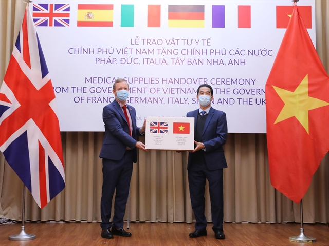 Vietnam donates 550,000 masks to five European worst affected by coronavirus Vietnam donates 550,000 masks to five European worst affected by coronavirus