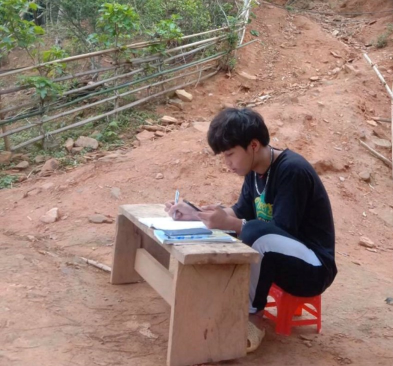 Vietnam ethnic students make shacks on hills for e-learning vietnam ethnic students make shacks on hills for e learning