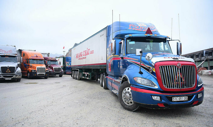 The trade customs clearance in Tan Thanh border gate restored its normal the trade customs clearance in tan thanh border gate restored its normal