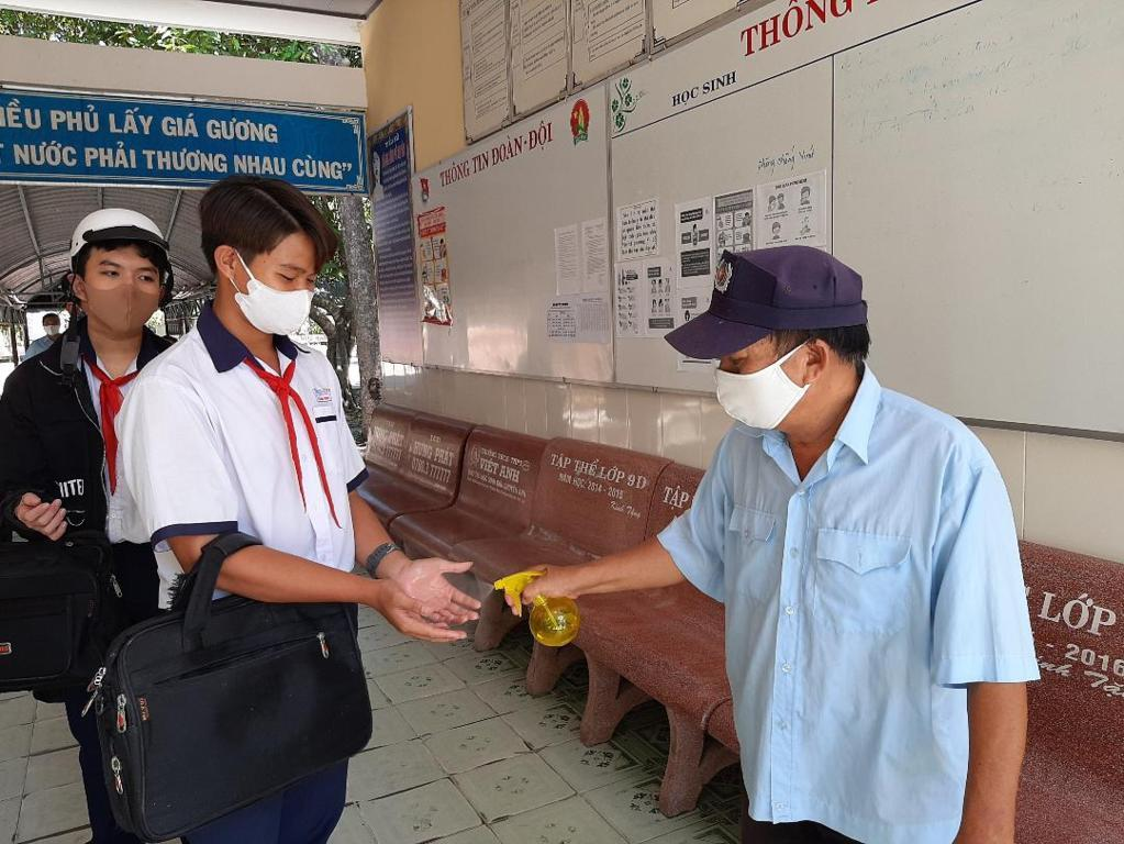 Vietnam nearly 45 localities reopen their schools after long time closures due to Covid-19 break Vietnam nearly 45 localities reopen their schools after long time closures due to Covid-19 break