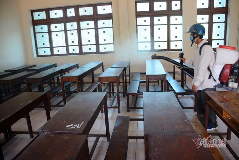 Vietnam nearly 45 localities reopen their schools after long time closures due to Covid-19 break Vietnam nearly 45 localities reopen their schools after long time closures due to Covid-19 break