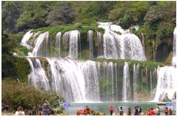 Tourism attractions and services start to be reopened around Vietnam Tourism attractions and services start to be reopened around Vietnam