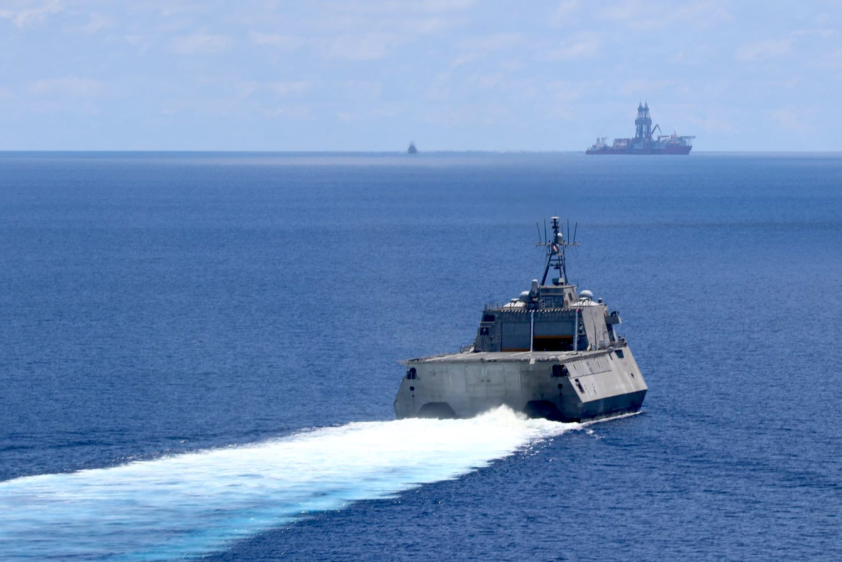 U.S. Sends Warships on Patrol Near East Sea Standoff amid rising tensions us sends warships on patrol near east sea standoff amid rising tensions