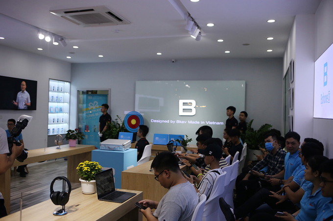 Bphone B86 officially launched marking 11-year Vietnamese phone creation of Bkav bphone b86 officially launched marking 11 year vietnamese phone creation of bkav