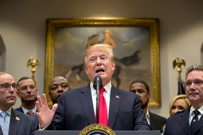 President Trump amid media storm against his first reaction to 100,000 deaths, still focuses on “Make America Great Again” president trump amid media storm against his first reaction to 100000 deaths still focuses on make america great again