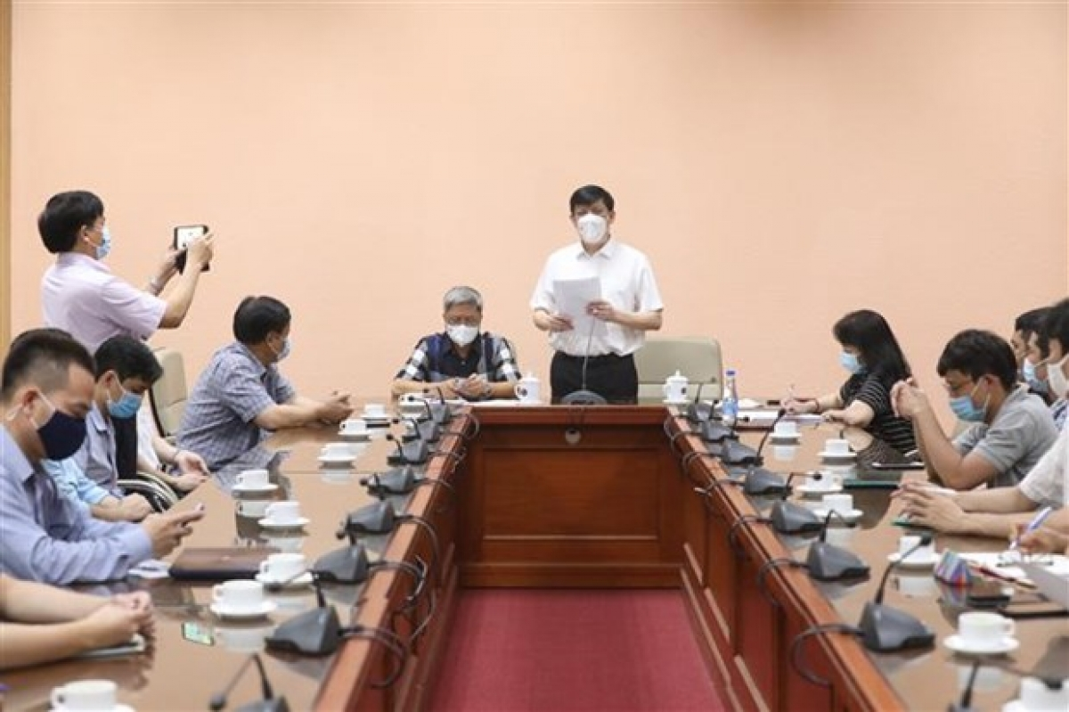 Vietnamese doctors sent to Laos to assist in COVID-19 fight Vietnamese doctors sent to Laos to assist in COVID-19 fight
