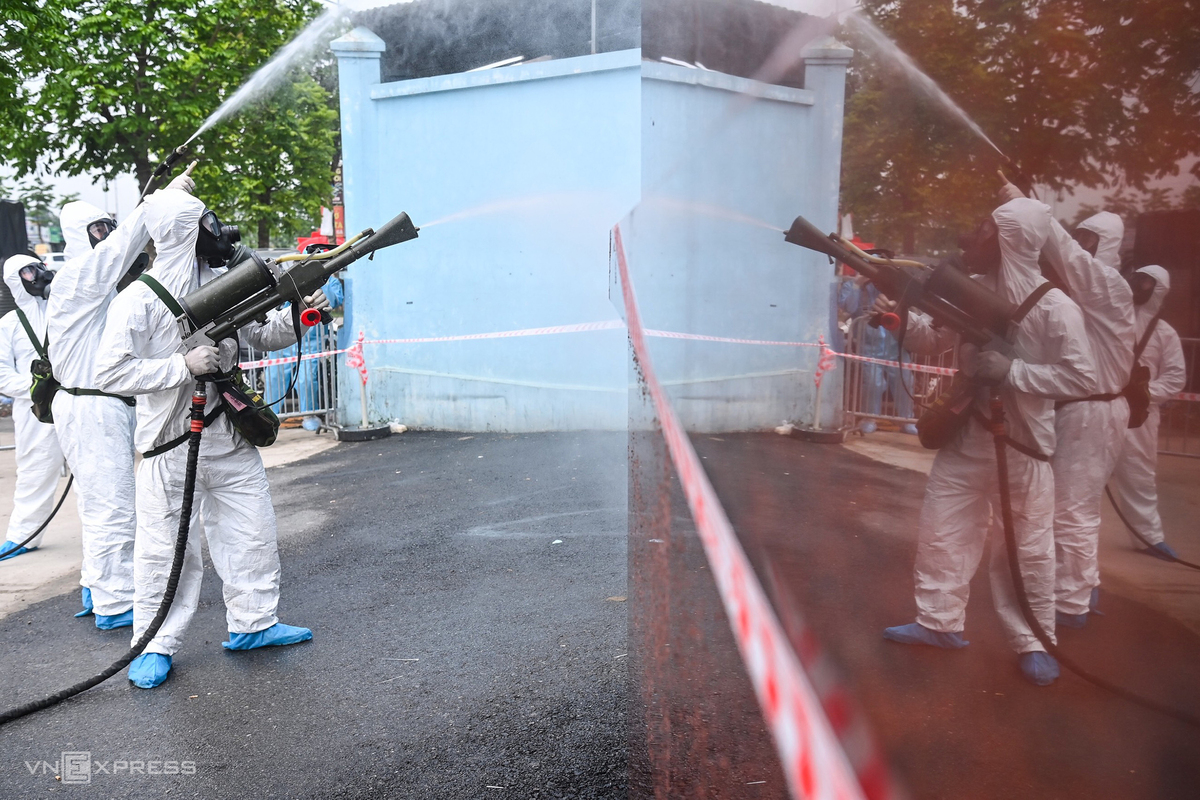 In Photos: Hanoi cancer hospital disinfected after Covid-19 cases detected In Photos: Hanoi cancer hospital disinfected after Covid-19 cases detected