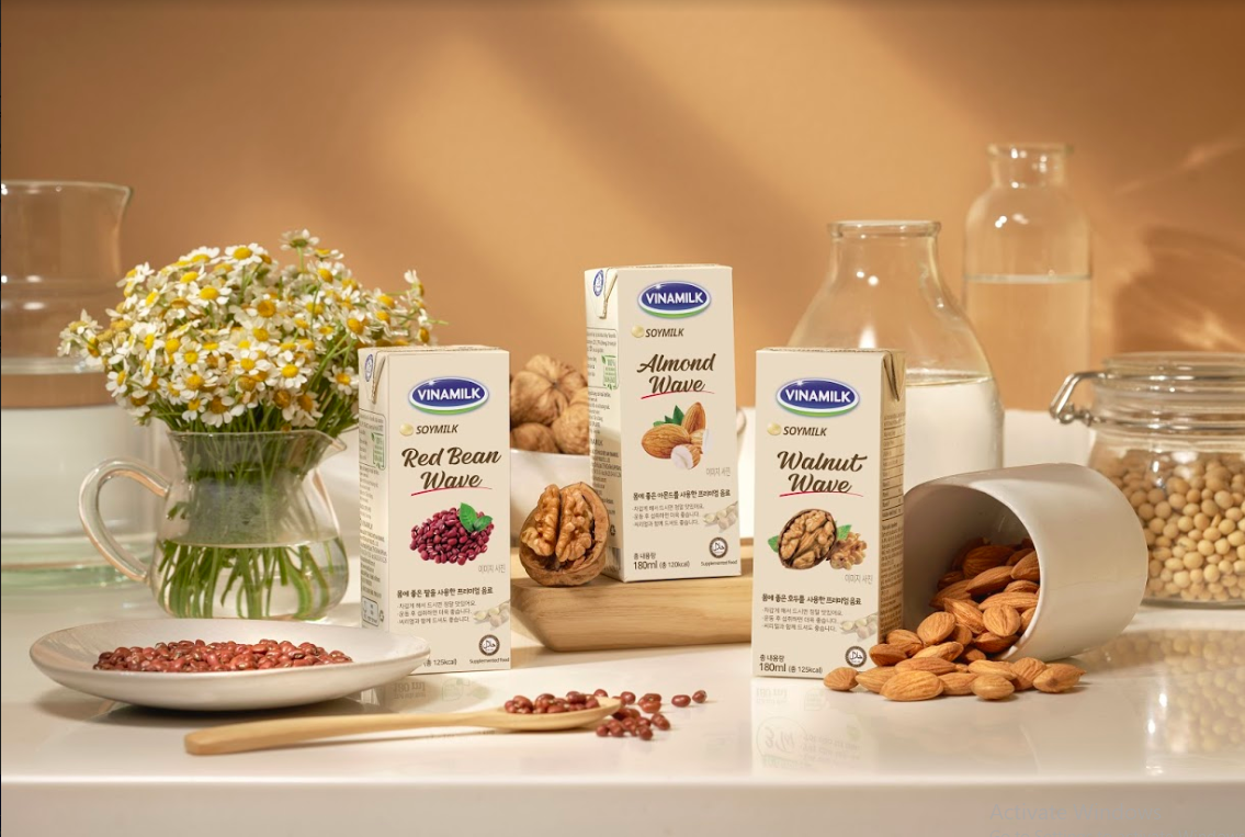Vinamilk successfully signs a $1,2 mil export contract for high-level nut milk to Korea market Vinamilk successfully signs a $1,2 mil export contract for high-level nut milk to Korea market