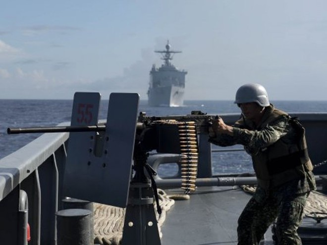 Filipino soldiers during a joint exercise with the US in the South China Sea REUTERS 3659 cn2