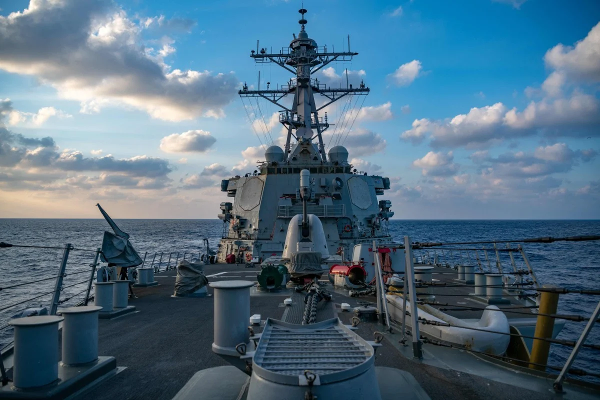 The US guided-missile destroyer USS Barry conducts operations on April 28, 2020 in the South China Sea. Photo: AFP 1200 us