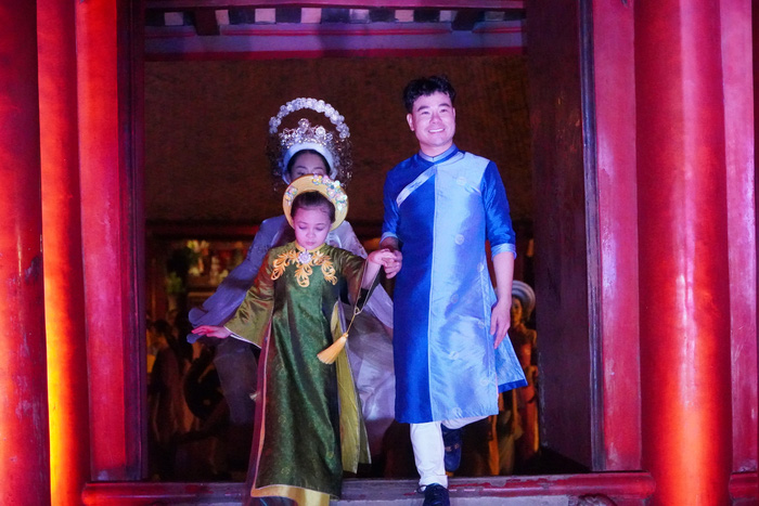 undefined 0353 aodai8
