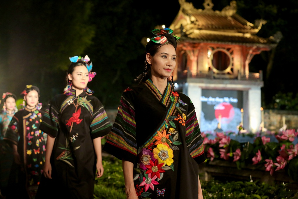 undefined 1931 aodai10