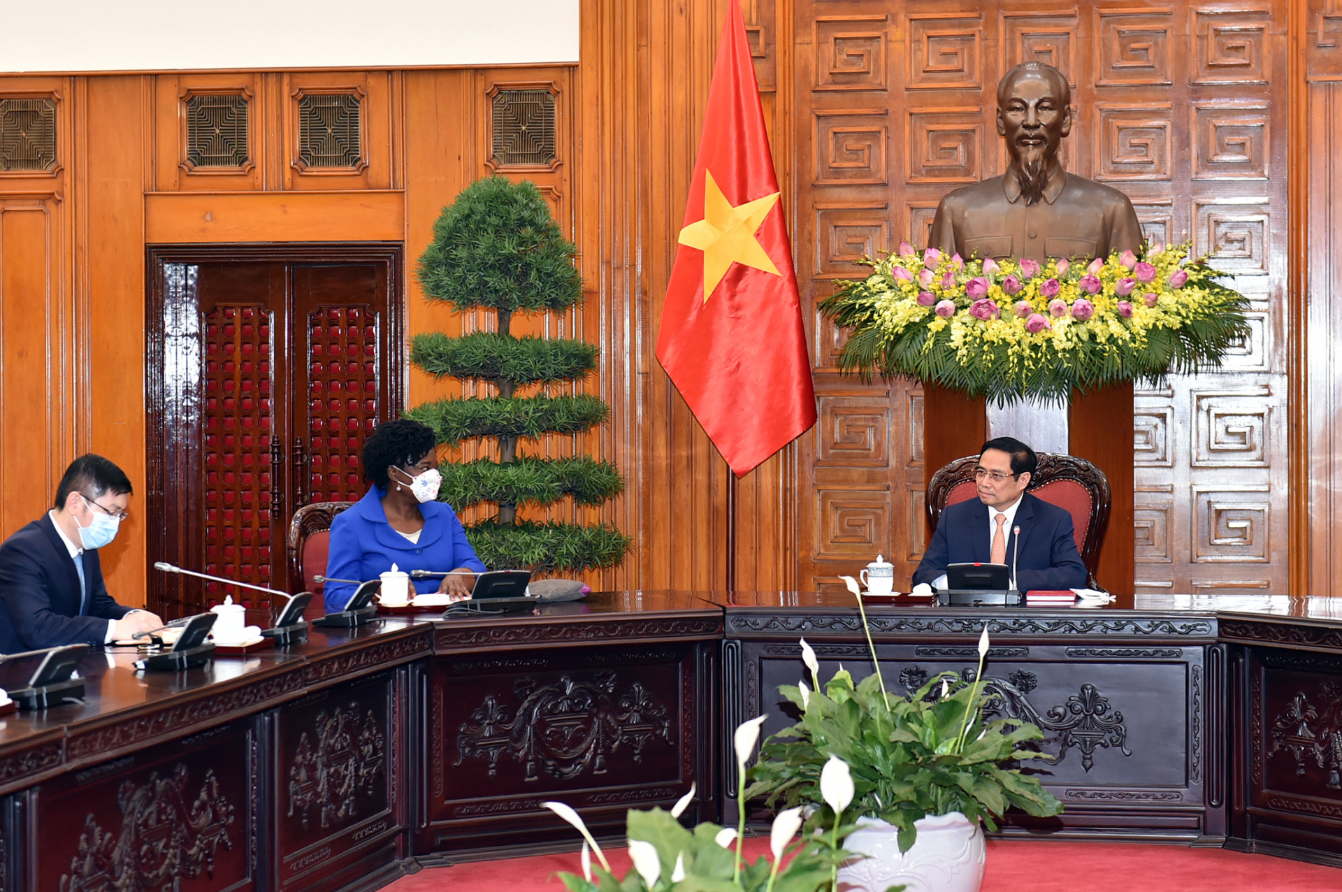 Prime Minister Pham Minh Chinh hosts reception for World Bank Regional Vice President for East Asia and the Pacific (EAP) Victoria Kwakwa at the Government Office, Ha Noi, Viet Nam, June 28, 2021. Photo: VGP Prime Minister Pham Minh Chinh hosts reception for World Bank Regional Vice President for East Asia and the Pacific (EAP) Victoria Kwakwa at the Government Office, Ha Noi, Viet Nam, June 28, 2021. Photo: VGP