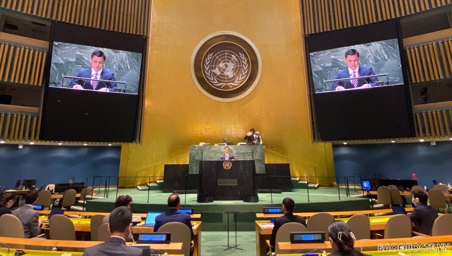 Vietnamese Ambasador to the UN Dang Hoang Giang speaks at the UN General Assembly debate. (Photo: baoquocte.vn) Vietnamese Ambasador to the UN Dang Hoang Giang speaks at the UN General Assembly debate. (Photo: baoquocte.vn)