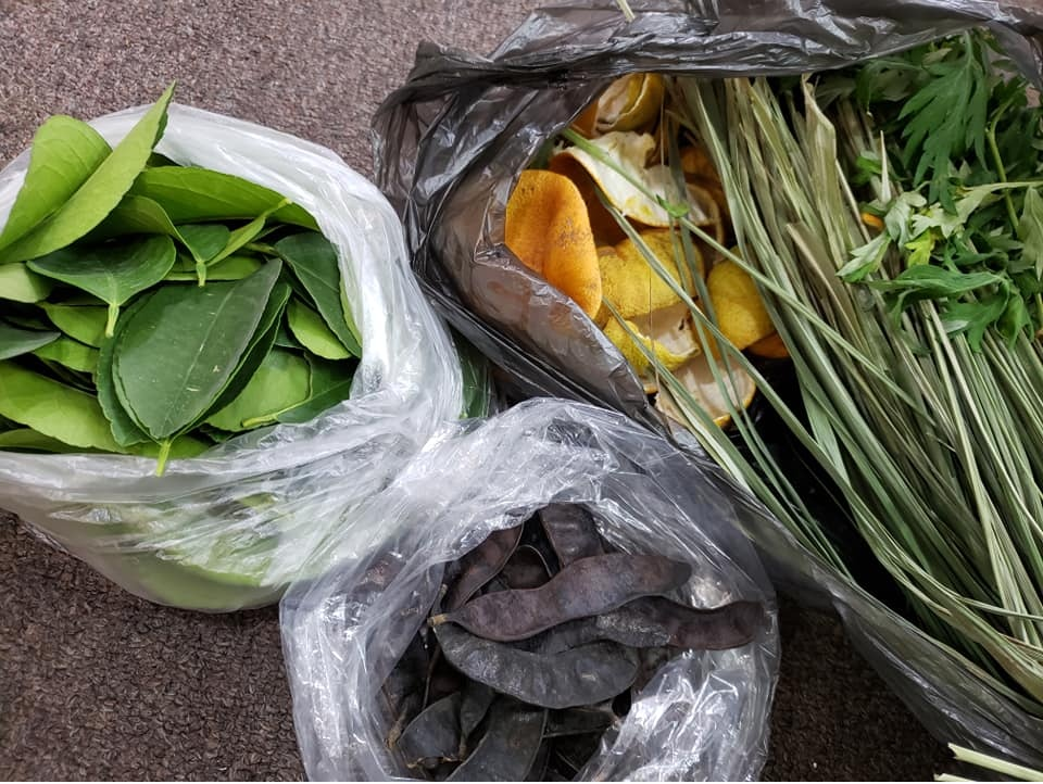 Use lemon leaves, locust, orange peel, lemon peel, lemongrass, mugwort to charge daily. 0654 dip4