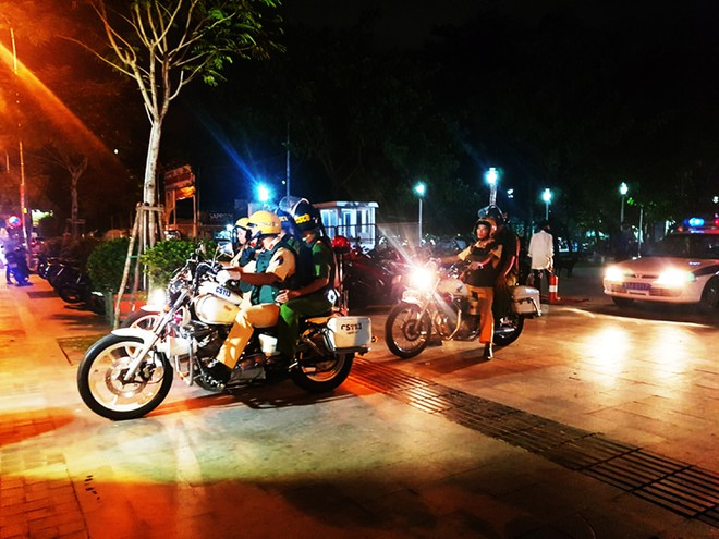 District 4 police raided night patrol 0506 hcm1