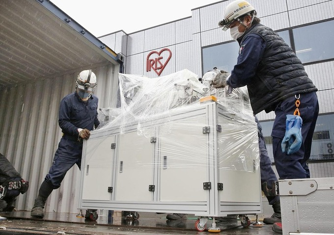 Shipping equipment for exporting makeup to Iris Ohyama home appliances factory in Kakuda, Miyagi Prefecture, northeastern Japan, May 20. Photo: Reuters. 5504 jap1