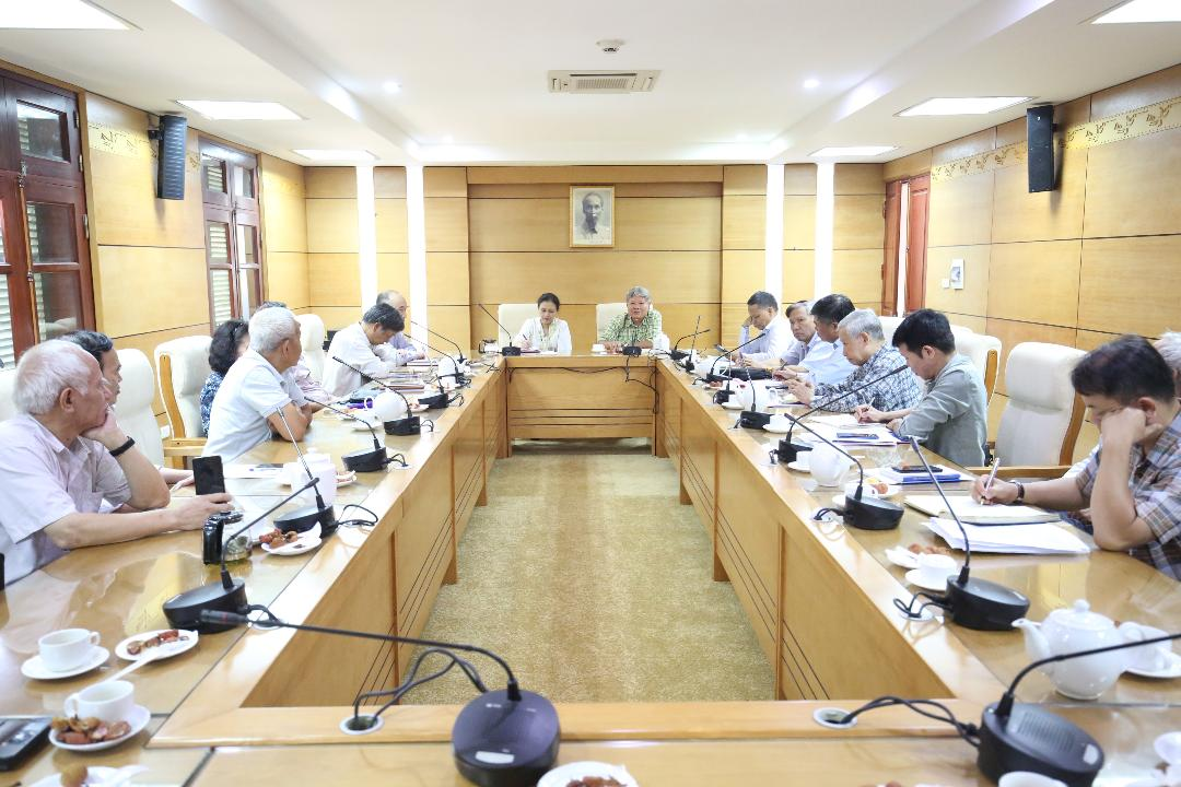Discussion on the situation of the South China Sea at the Vietnam Peace & Development Foundation (Foto: VPDF) 5146 bd3