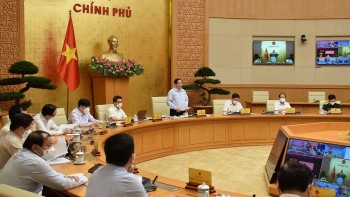 Government Chief Orders Priority to Fight Covid and Solve Difficulties in Investment, Business