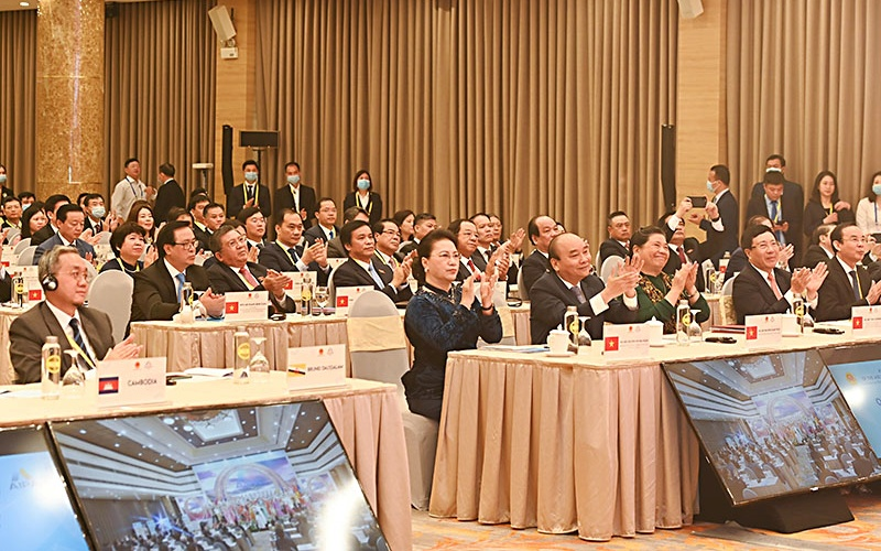 Vietnamese top leaders and heads of delegations attending the AIPA 41. 3002 ai3