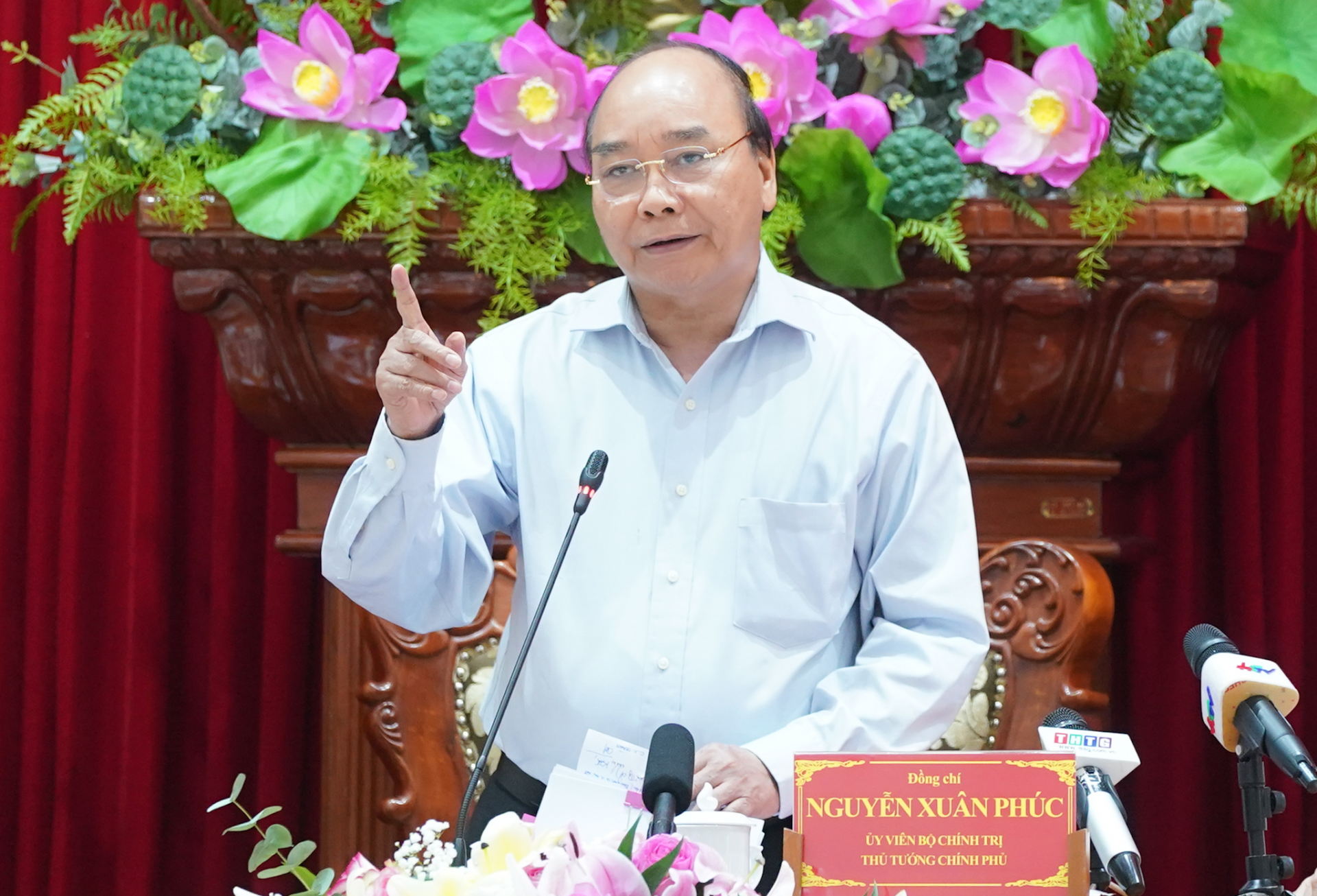 pm calls for advanced solutions and long term vision for mekong delta to deal with climate change