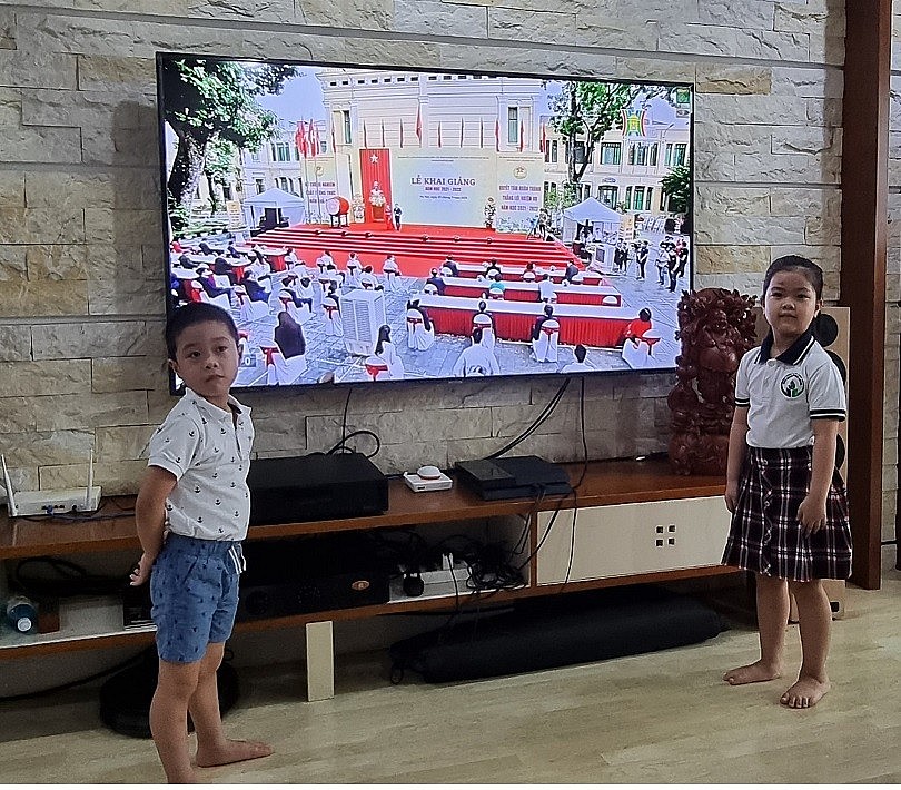 Millions of Hanoi Students Unprecedentedly Attend Online New School Year Opening Ceremony At Home Millions of Hanoi Students Unprecedentedly Attend Online New School Year Opening Ceremony At Home