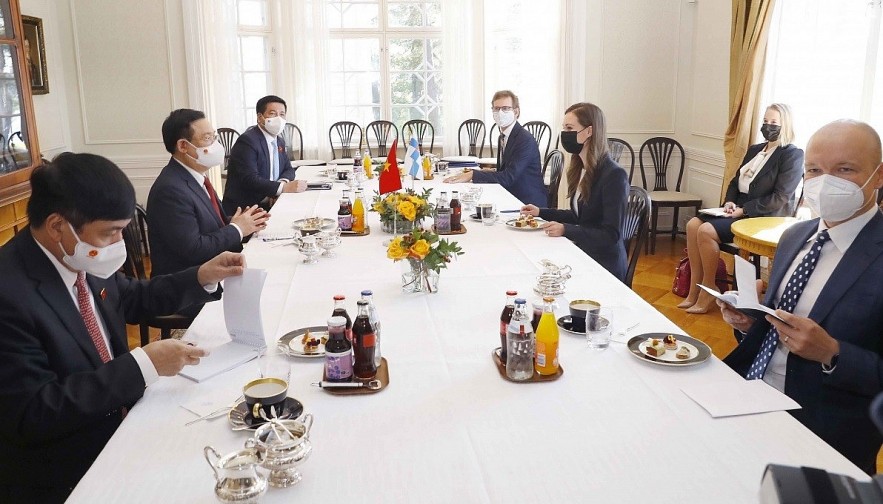 Both sides discuss numerous measures to promote cooperation betwen Vietnam and Finland. Both sides discuss numerous measures to promote cooperation betwen Vietnam and Finland.