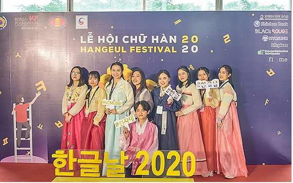 According to BTC, to create a playground and cultural exchange for students in Korean and Korean language schools to study in the South. 0943 han1