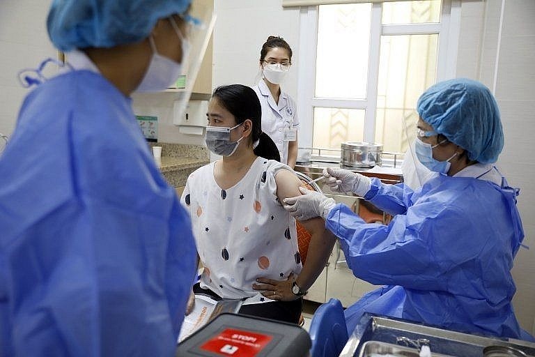 Vietnam hopes that by the end of this year, about 70-80% of people over 18 years old have been vaccinated Vietnam hopes that by the end of this year, about 70-80% of people over 18 years old have been vaccinated