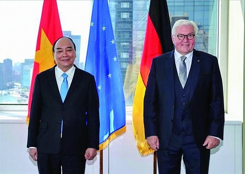 Vietnamese President Nguyen Xuan Phuc (left) meets with German President Frank-Walter Steinmeier on the sidelines of the United Nations General Assembly’s 76th session, New York, the U.S., September 24, 2021