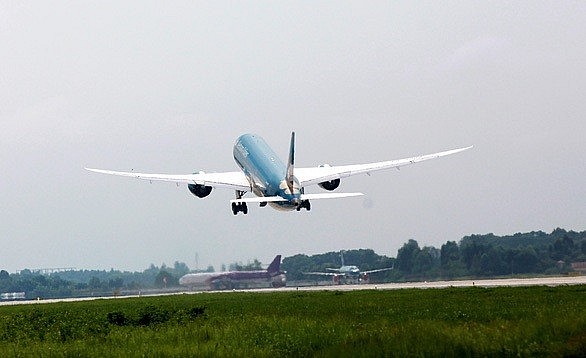 Currently, Vietnam Airlines still operates irregular international flights according to the way of licensing each flight of the aviation authorities. Currently, Vietnam Airlines still operates irregular international flights according to the way of licensing each flight of the aviation authorities.