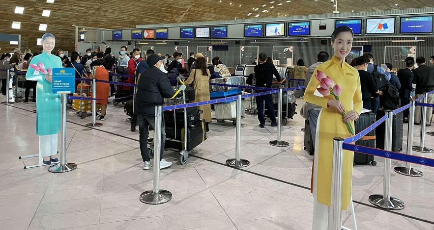 Passengers on a pilot flight with vaccine passports from France to Vietnam at the end of September 2021 Passengers on a pilot flight with vaccine passports from France to Vietnam at the end of September 2021