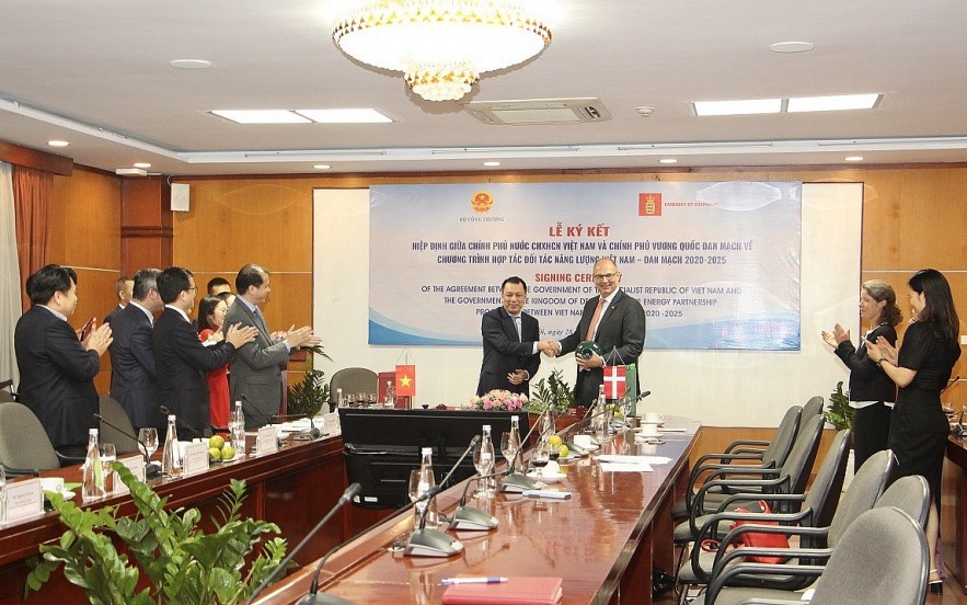 Denmark And Vietnam's Close Cooperation on Greening the Energy Sector Denmark And Vietnam's Close Cooperation on Greening the Energy Sector
