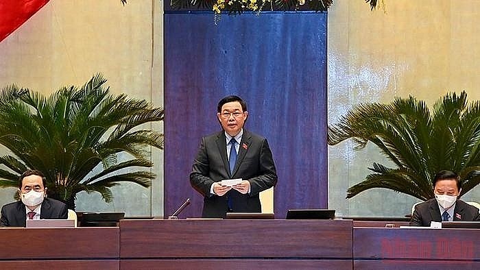 NA Chairman Vuong Dinh Hue delivering opening remarks at the Q&A session. (Photo: NDO) NA Chairman Vuong Dinh Hue delivering opening remarks at the Q&A session. (Photo: NDO)