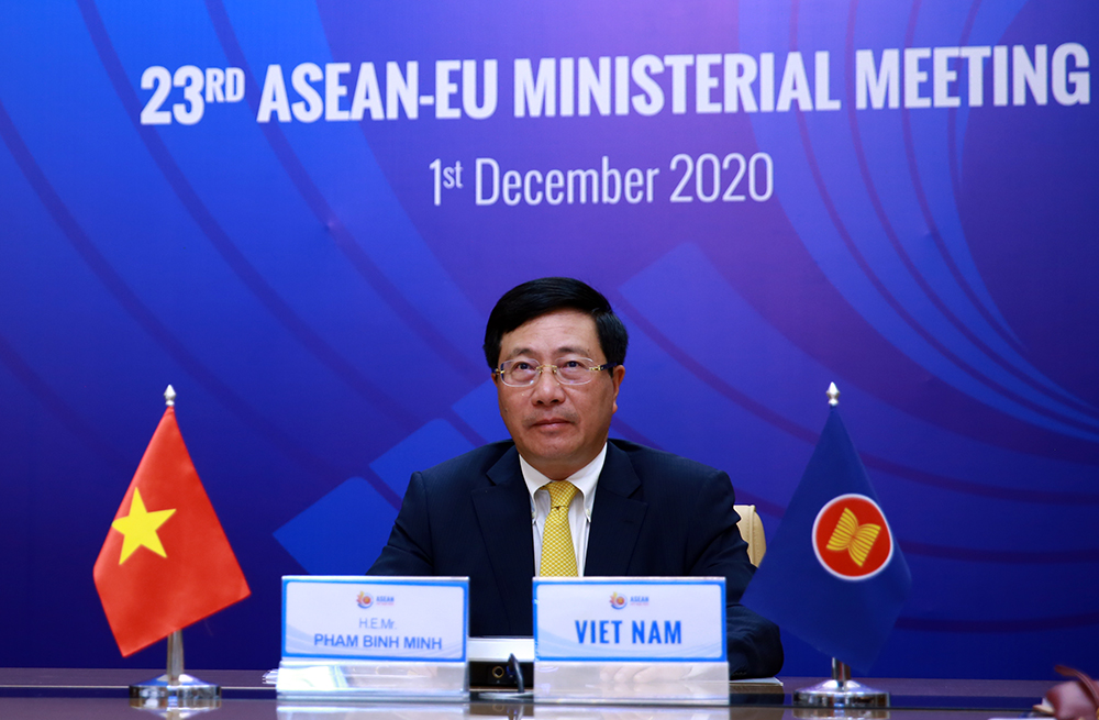 Deputy Prime Minister, Foreign Minister Pham Binh Minh attends the 23rd ASEAN-EU Ministerial Meeeting held in form of virtual format on December 1, 2020. Photo: VGP 2720 eu