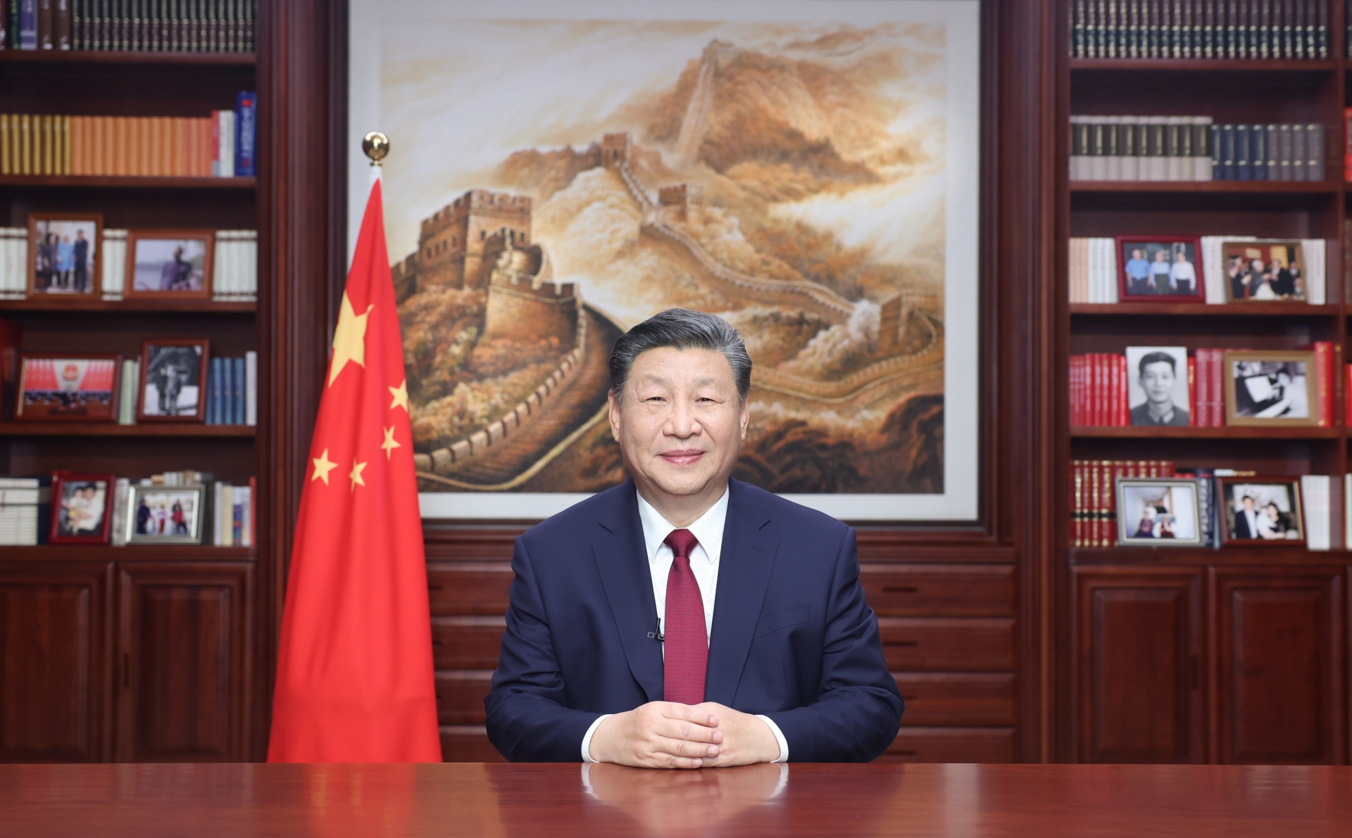 国家主席习近平发表二〇二四年新年贺词。 国家主席习近平发表二〇二四年新年贺词。