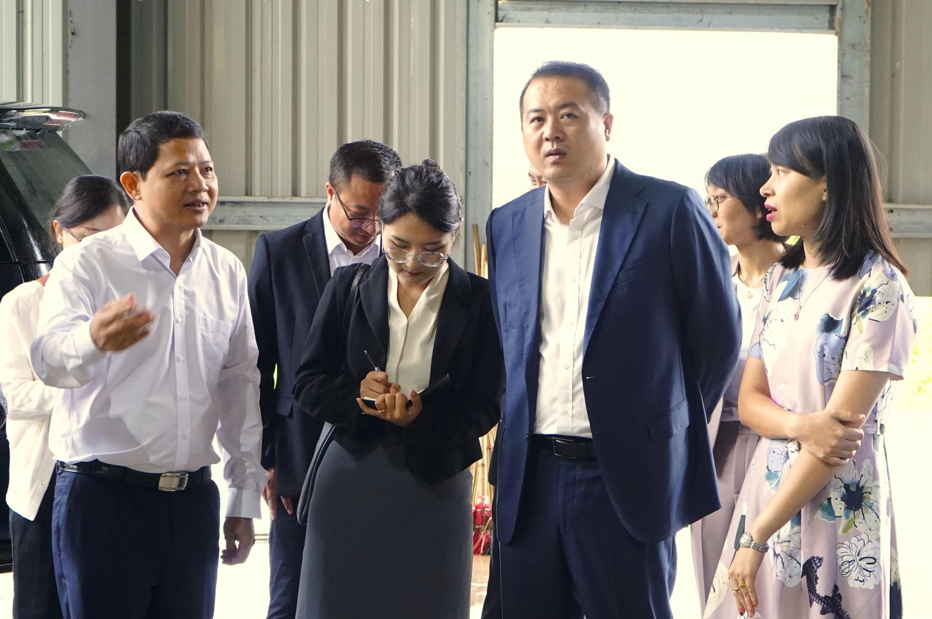 中国河口县代表团赴老街孟康县考察茶叶产区 中国河口县代表团赴老街孟康县考察茶叶产区