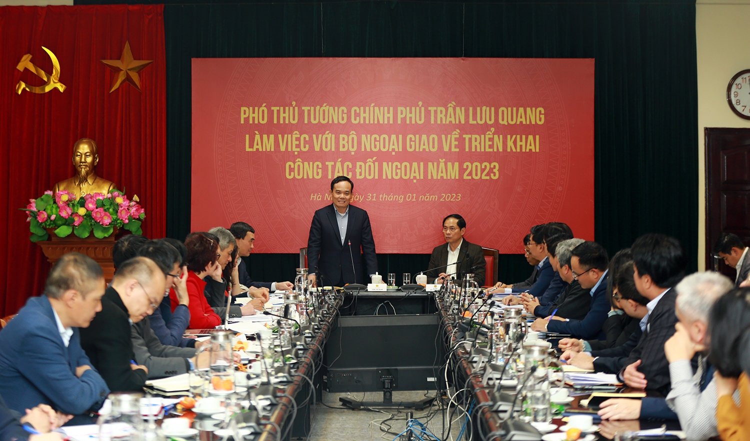 陈流光副总理同外交部进行座谈。图自VGP