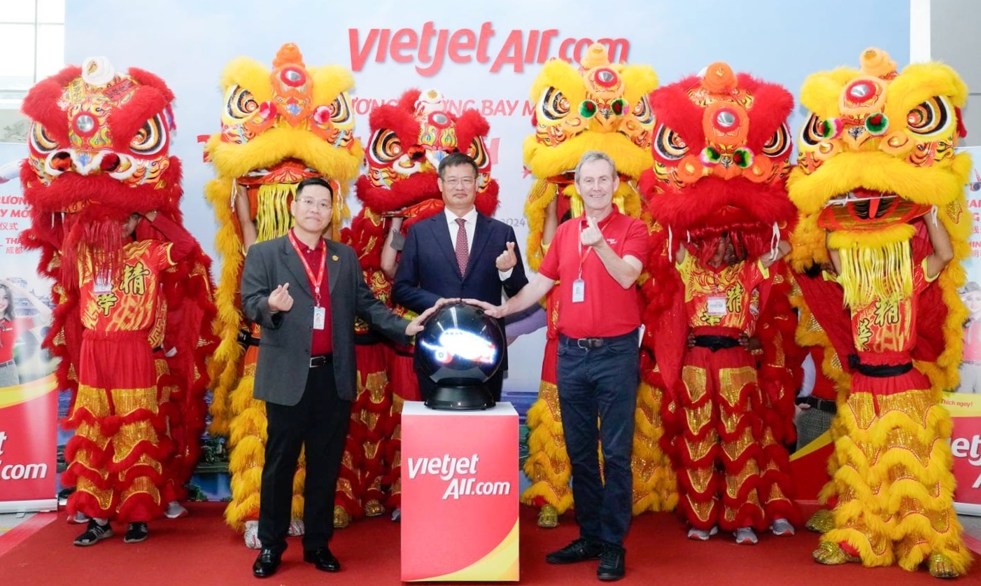 胡志明市至中国成都航线开通仪式。 胡志明市至中国成都航线开通仪式。